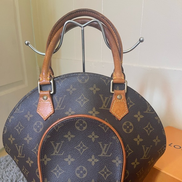 ‼️SOLD‼️Authentic LV Ellipse - Picture 4 of 11